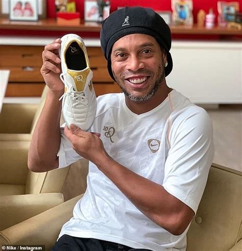 nike ronaldinho schoenen|Nike Ronaldinho boots.